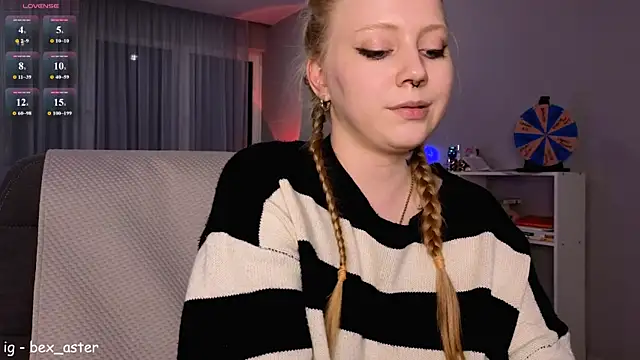 RebeccaAster webcam