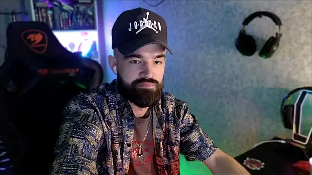 _Serious_Man webcam