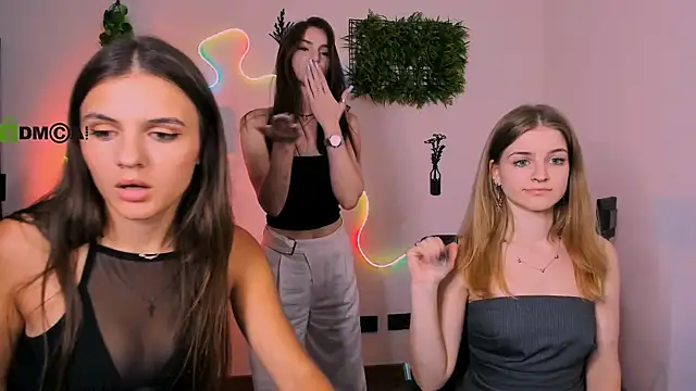 lisa_dark_ webcam