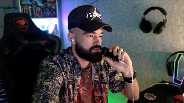 _Serious_Man webcam