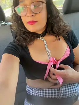 ditzycryztal live cam on StripChat
