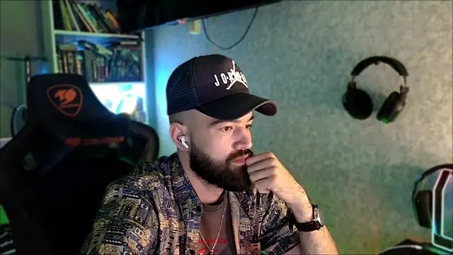 _Serious_Man webcam