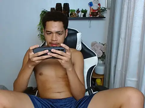 curlyasian_njxx webcam
