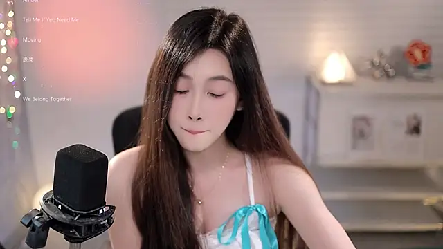 SleepArtist live cam on StripChat