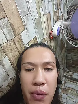 manilafoxts live cam on StripChat