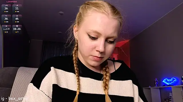 RebeccaAster webcam