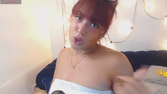 Karlaa_Doll webcam