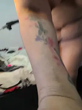 Scarlet_curly8a webcam