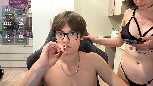 JadeNoiiir live cam on StripChat