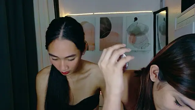 CherryAndJade webcam
