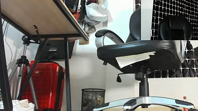 MissAlmaFenix webcam