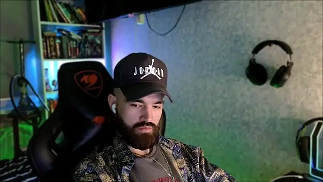 _Serious_Man webcam