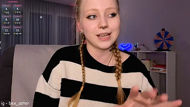 RebeccaAster webcam