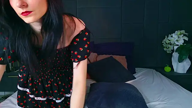 NicoleLuxe webcam