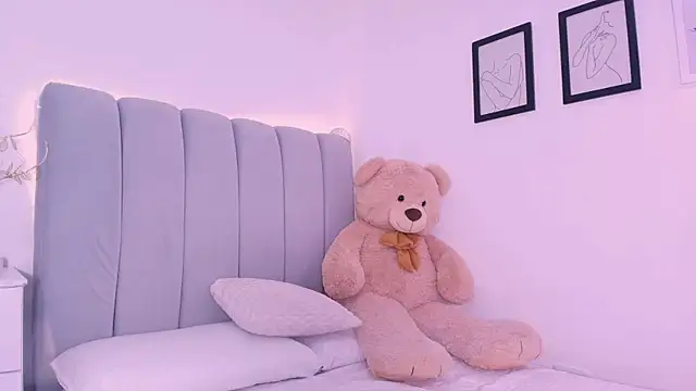 DannaHyde live cam on StripChat