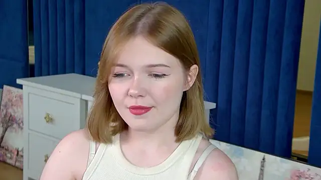 ElinaVale webcam