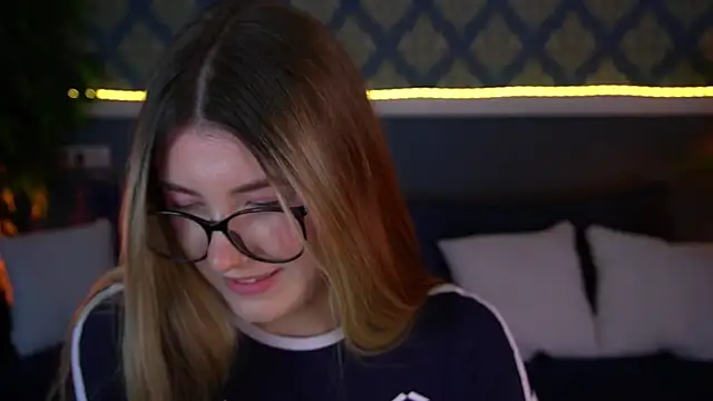 Lissaa_Moon webcam
