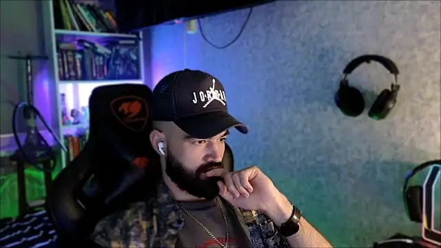 _Serious_Man webcam