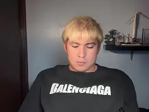 Kingdirtyfog live cam on StripChat