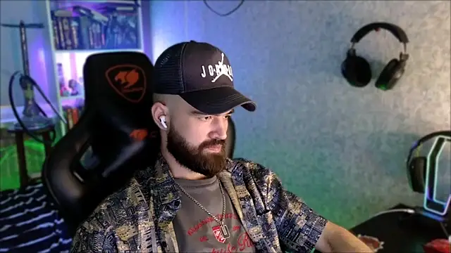 _Serious_Man webcam