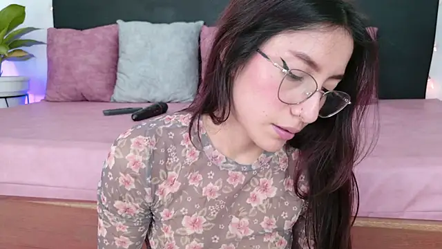 Pauline_Peach webcam