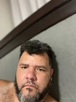 HotDominicanCum webcam