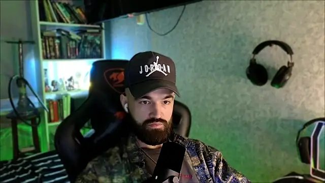 _Serious_Man webcam