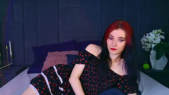 NicoleLuxe webcam