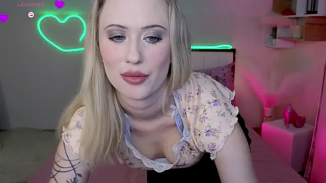 SashaBrooks webcam