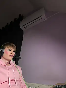 FemboyShow webcam