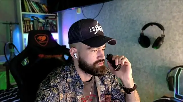 _Serious_Man webcam