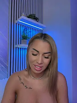 KirstieVegas