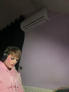FemboyShow webcam