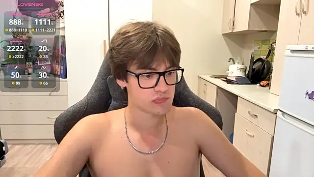 JadeNoiiir webcam