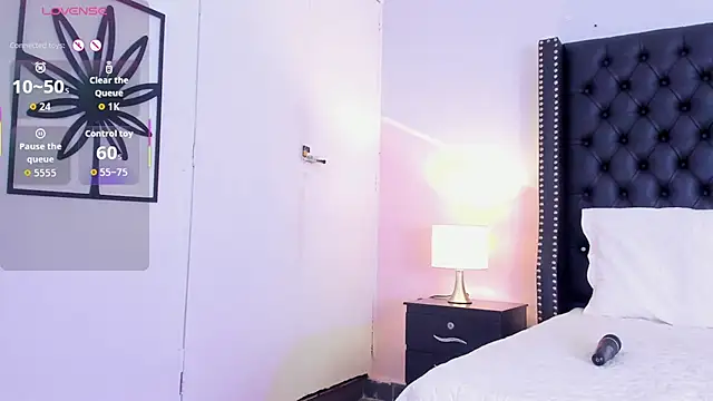 Coco_Balenciaga_ webcam