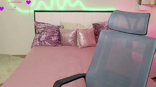 SashaBrooks webcam