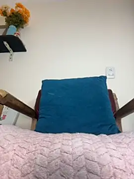 LilaRvsh webcam