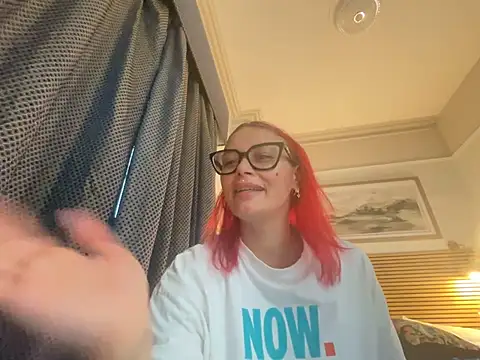 FoxyValentine webcam