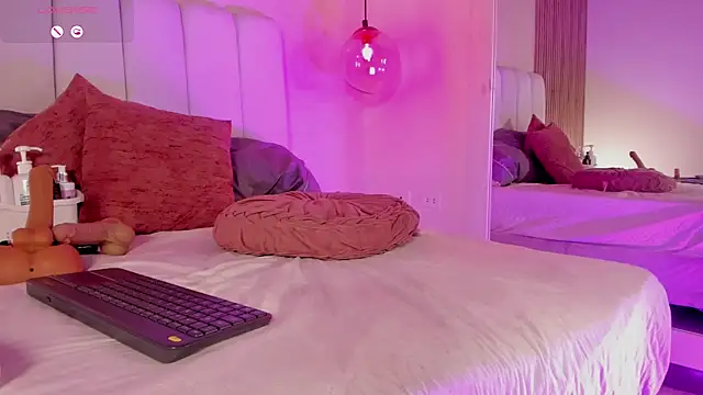 ElenaJamess webcam