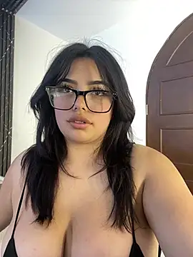 LiliMilk_21 webcam