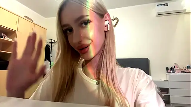 TanekaAmela webcam