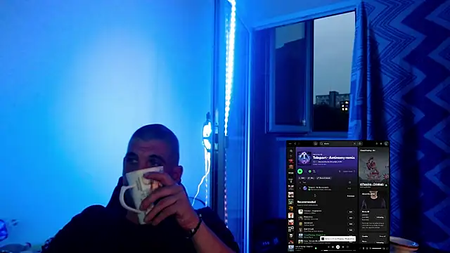 Sully_Kane webcam