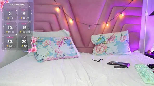 hornybarelylegalgirl webcam