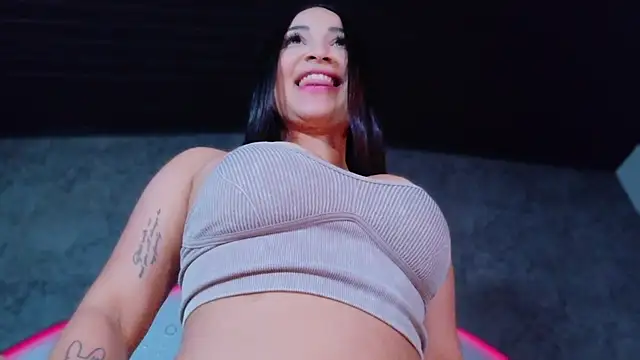 ReinaChloe webcam