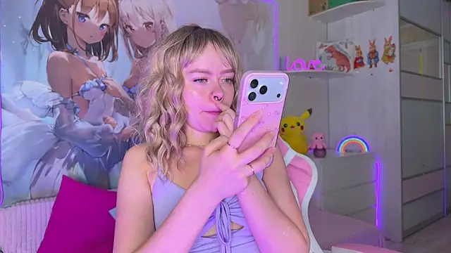 CheekySashaCharm webcam