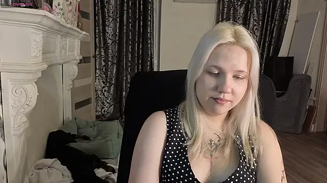 moon__shy webcam