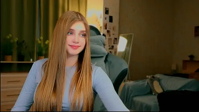 yourbeautyarya webcam