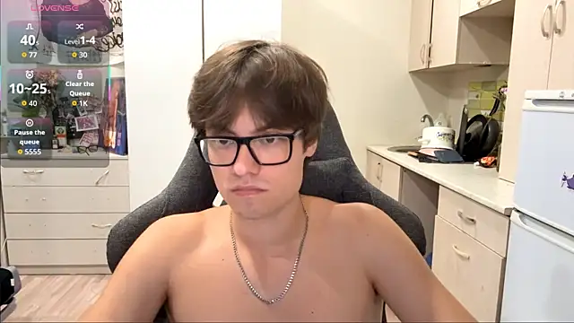 JadeNoiiir webcam