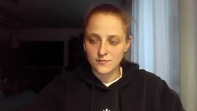 LeaWetGirl webcam