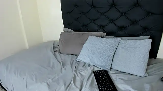 Bella-Bloom webcam